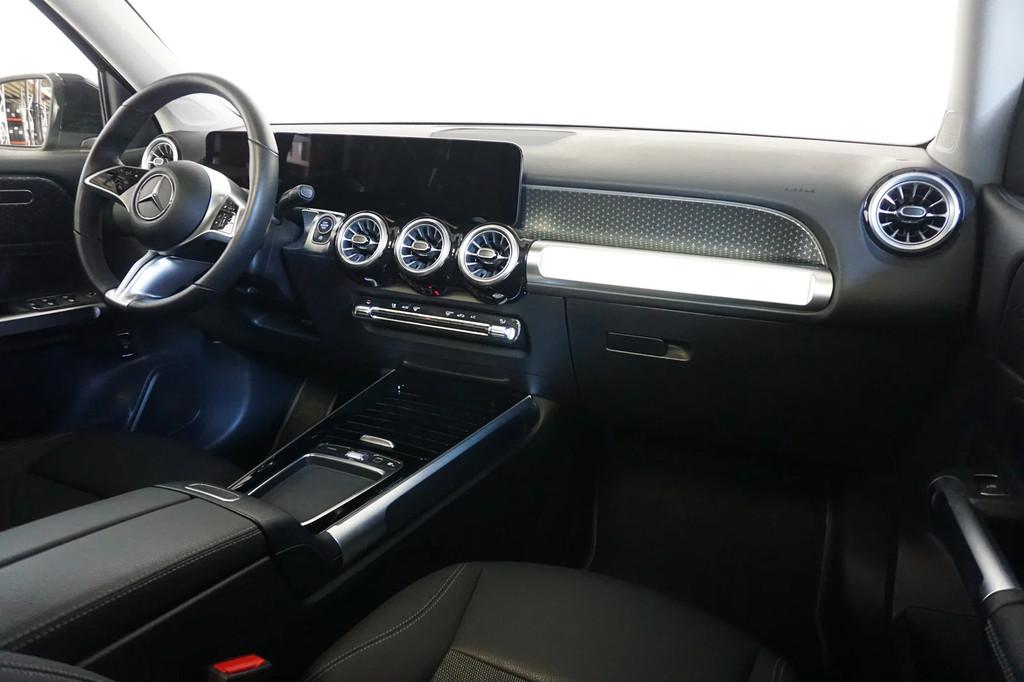 Mercedes-Benz GLB 200- PANO DAK - DISTRONIC (bj 2025), Automaat, Gebruikt, Leder en Stof, Zwart