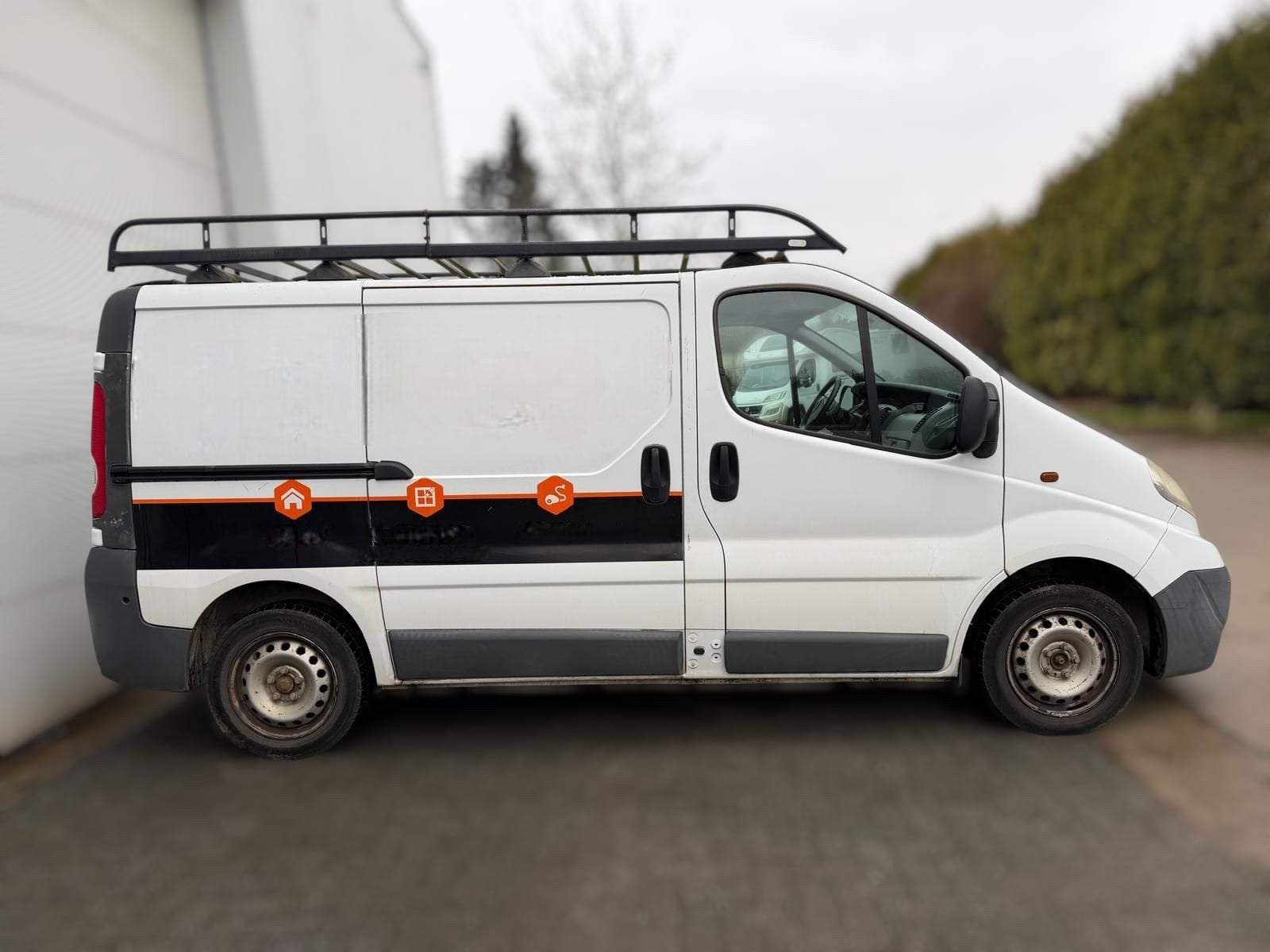 Opel Vivaro 2.0d 2009 *190.000km*, Auto's, Opel, Stof, Vivaro, Wit, Bedrijf