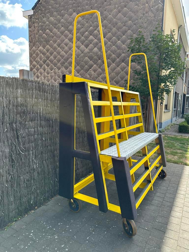 Steiger roltrap werkplatform, Doe-het-zelf en Bouw, Steigers, Zo goed als nieuw, Ophalen of Verzenden