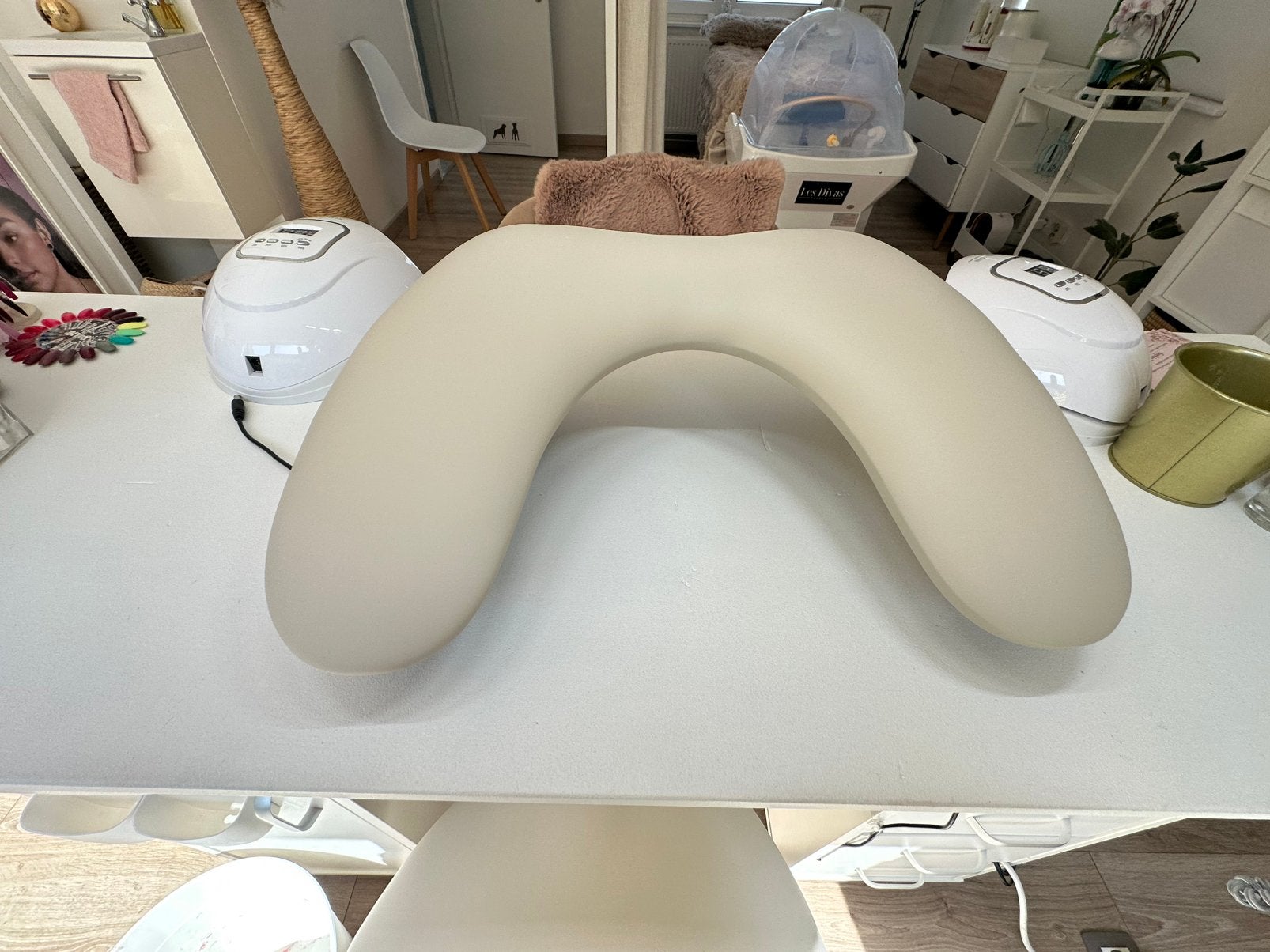 Coussin pour table de manucure, Neuf, Beige, Mains et Ongles, Enlèvement