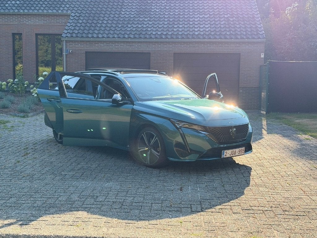 Peugeot 308 SW GT - Met garantie, https://public.car-pass.be/vhr/d63d4c2d-8768-4b64-b792-41d7273a0e4d, Achat, Euro 6, Noir