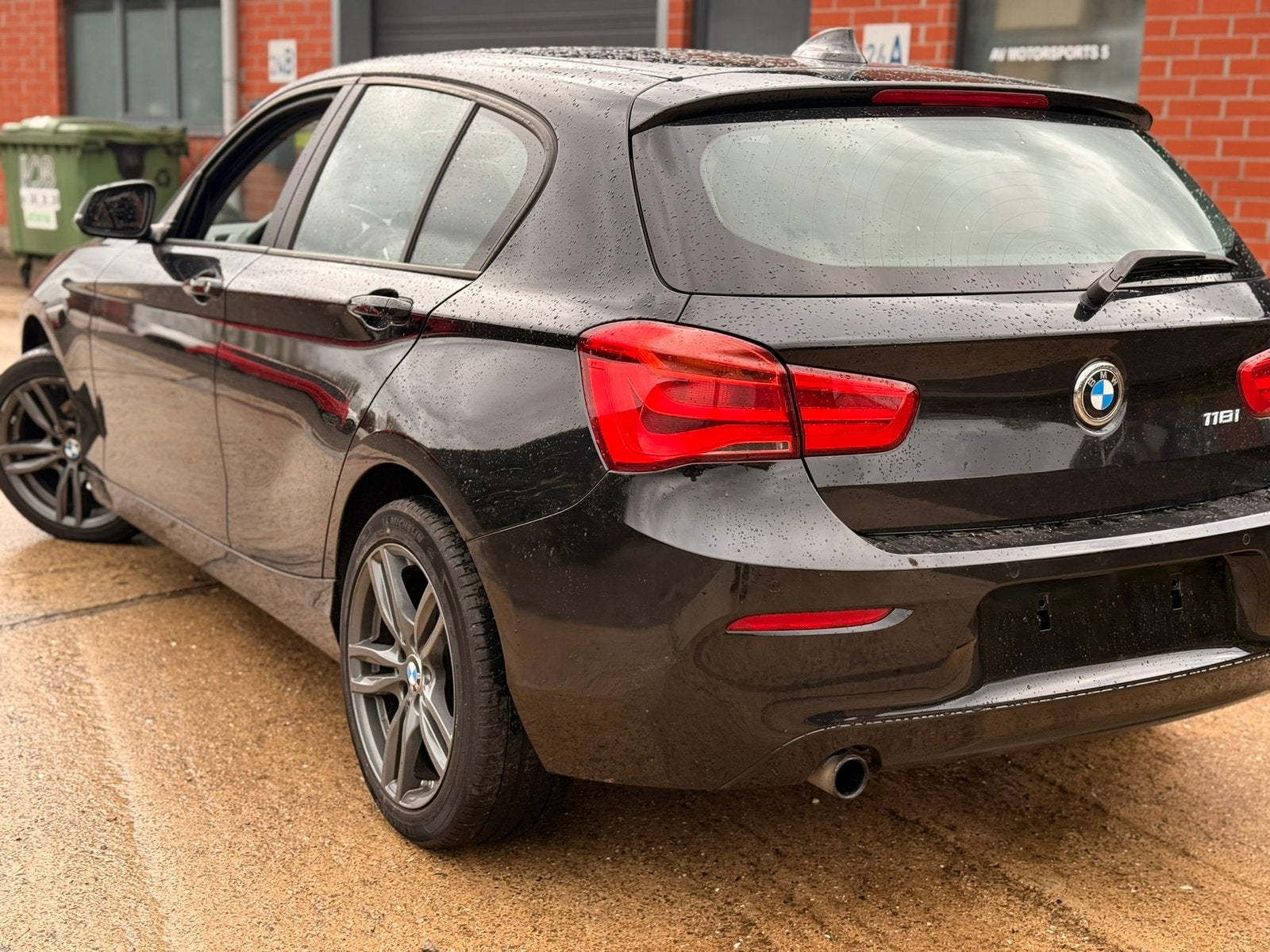 BMW 1 SERIE ✅118i BENZINE GEKEURD CARPLAY, Auto's, 1 Reeks, 4 cilinders, Bedrijf, 1598 cc