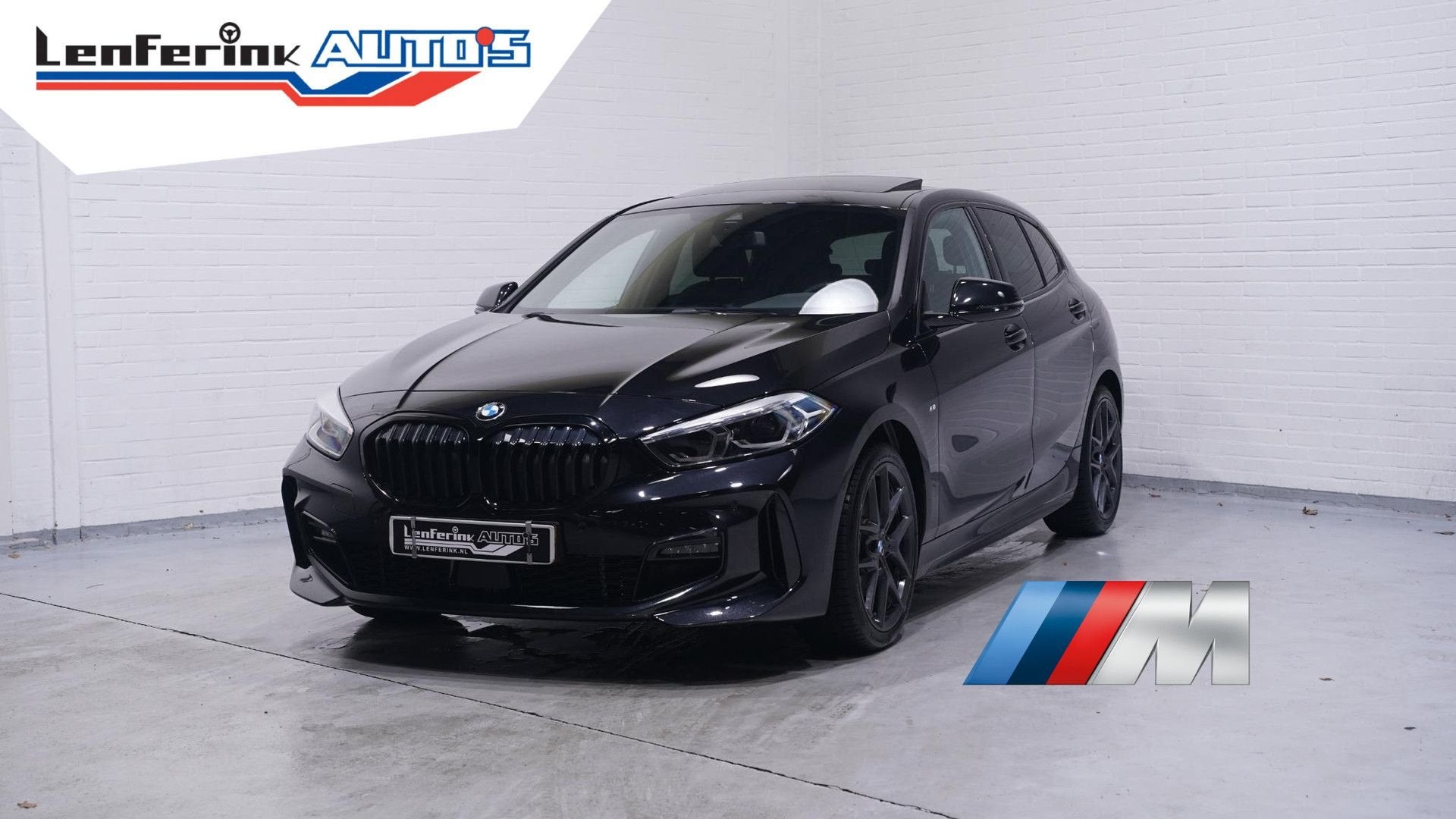 BMW 118 1-serie 118i M Sport NAP Panodak Camera PDC v+a Appl, Auto's, Automaat, 1 Reeks, Zwart, Bedrijf