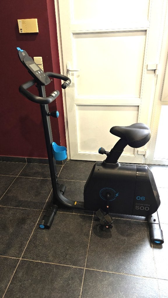 Vélo d'appartement DOMYOS 500, Sports & Fitness, Appareils de fitness, Comme neuf, Vélo d'appartement, Jambes, Métal, Enlèvement