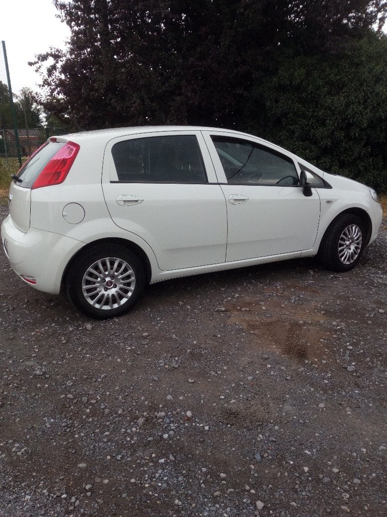Fiat punto Evo 2016,1200cc essence 106000km , 5portes, Auto's, Voorwielaandrijving, Stof, Euro 6, 4 cilinders
