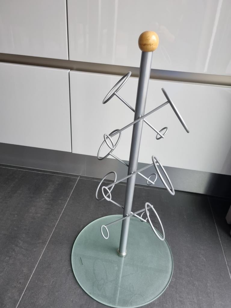 Casier à vin moderne, Enlèvement