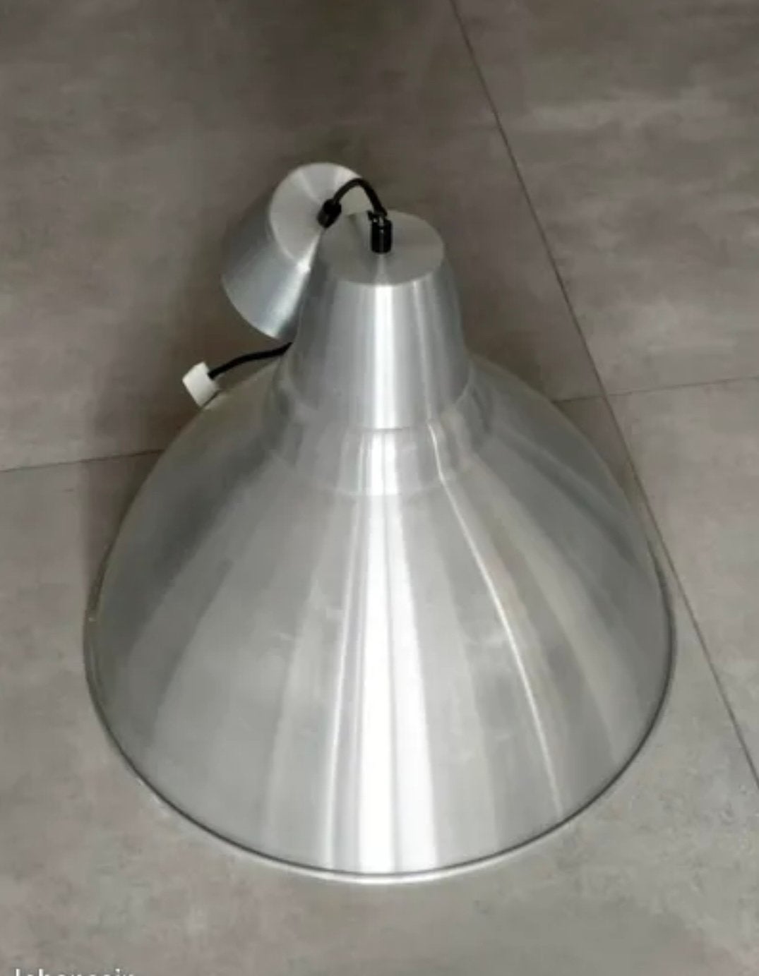 Lustre à suspendre aluminium grand format avec lampe E27, Maison & Meubles, Lampes | Suspensions, Enlèvement, Comme neuf