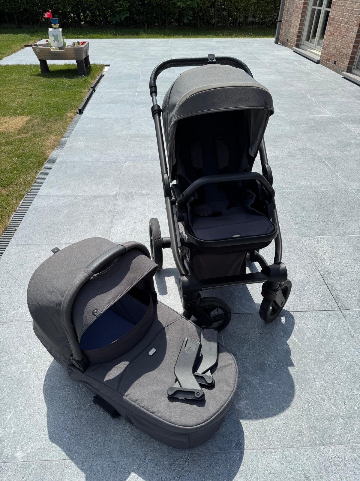 Poussette Mutsy + nacelle + adaptateurs pour siège auto, Enfants & Bébés, Comme neuf, Enlèvement, Poussette, Avec nacelle