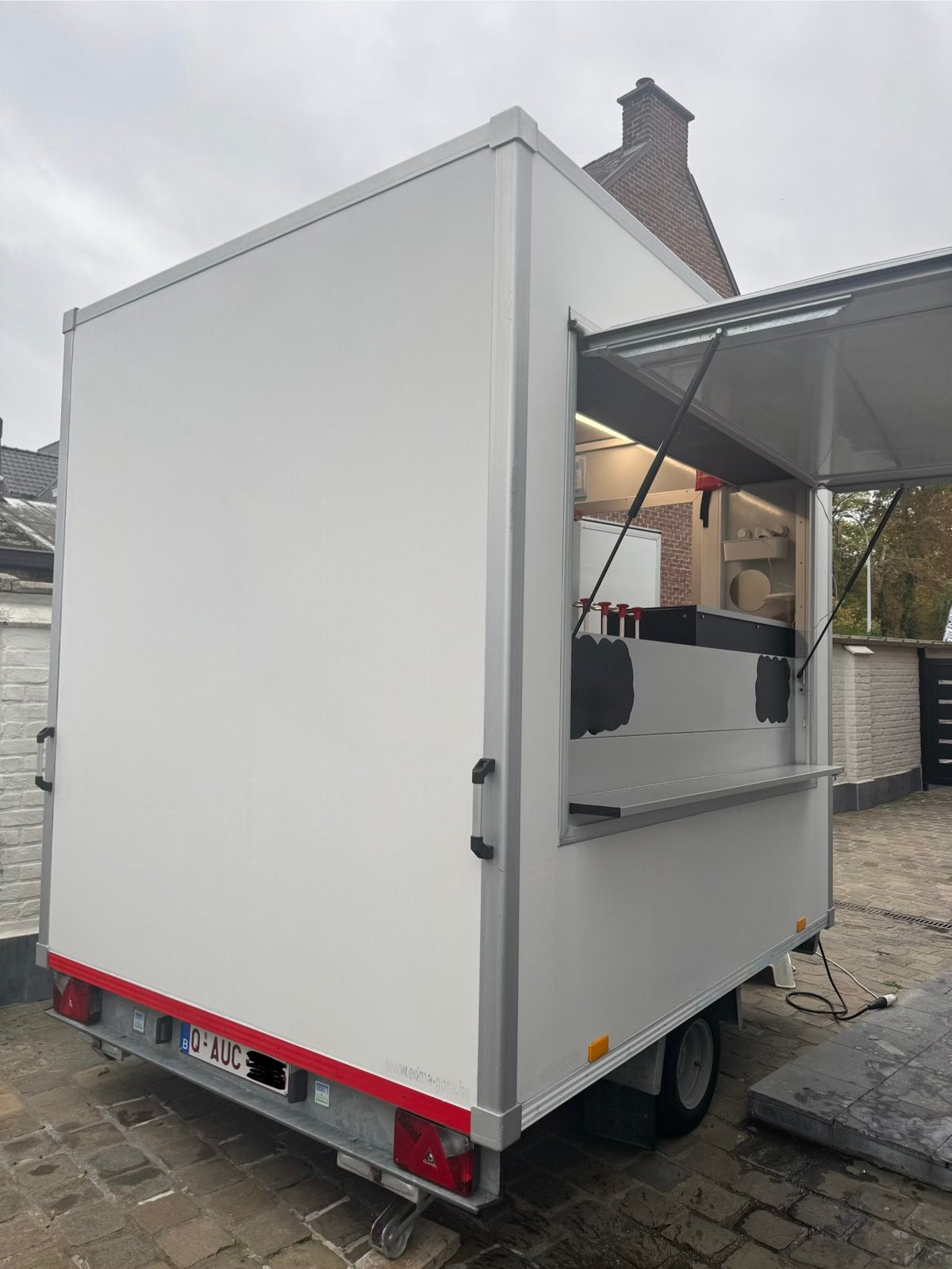 Foodtrailer- startklaar- rijbewijs B, Ophalen