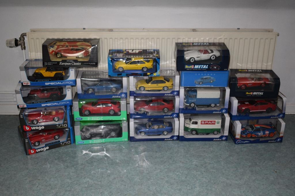 Lot 19 miniatuur auto 1:18 nieuw, Ophalen, Nieuw, Burago