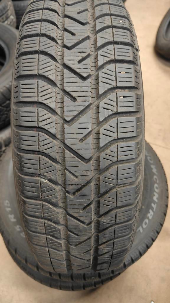 175/65r15 Pirelli 35€ per stuk met montage en balanceren, Ophalen