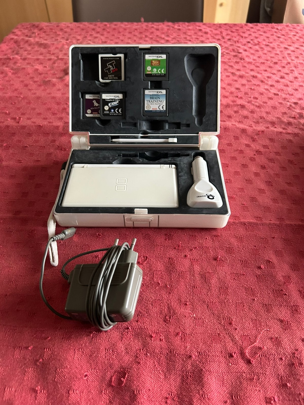 Nintendo dsi console + extra’s, Games en Spelcomputers, Spelcomputers | Nintendo DS, Ophalen of Verzenden, Zo goed als nieuw, Dsi
