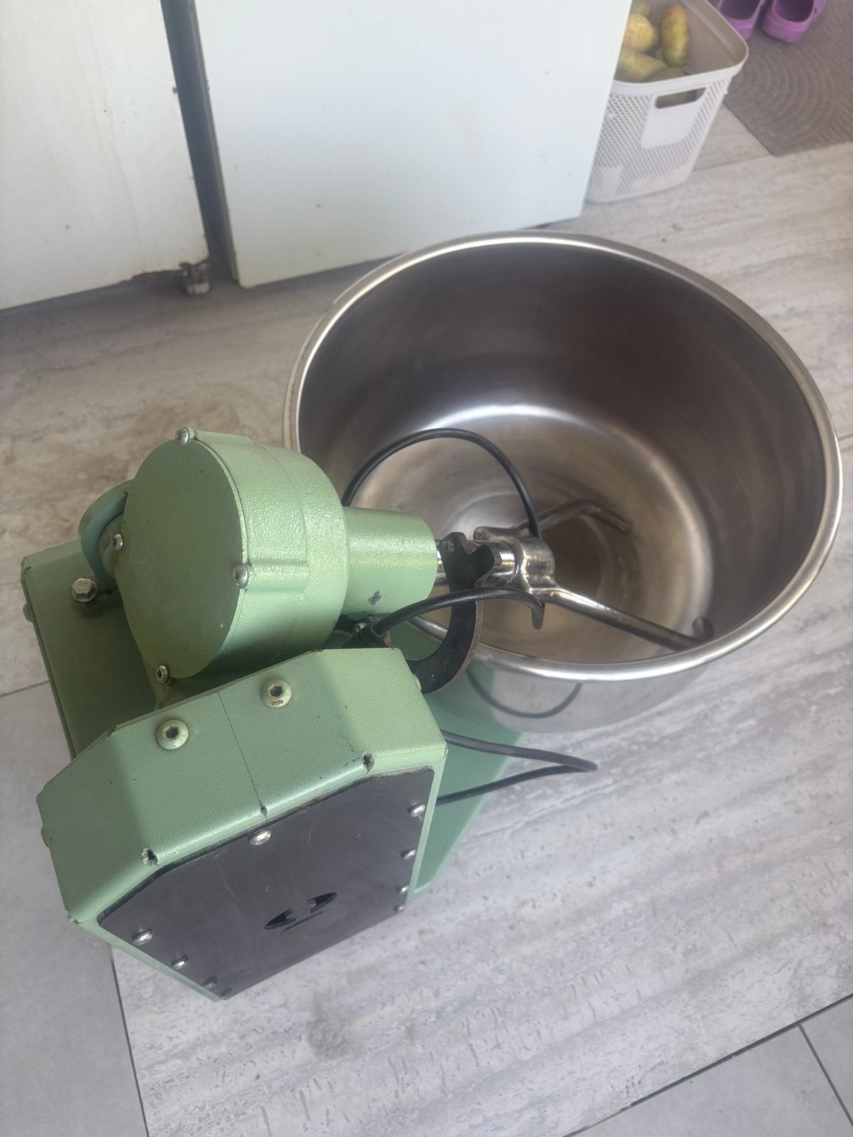 A vedre machine à pétrir la pâte, Enlèvement, Comme neuf