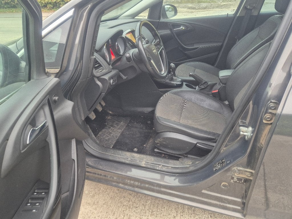 Opel Astra J 1.6 Diesel, Autos, Opel, Achat, Euro 6, Entreprise, Boîte manuelle