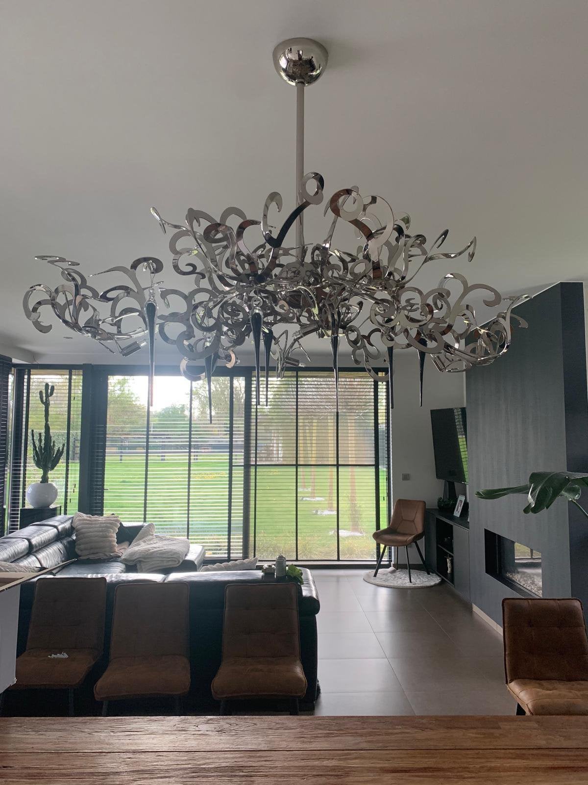 Grote design hanglamp / kroonluchter in chroom, Huis en Inrichting, Lampen | Kroonluchters, Ophalen, Zo goed als nieuw