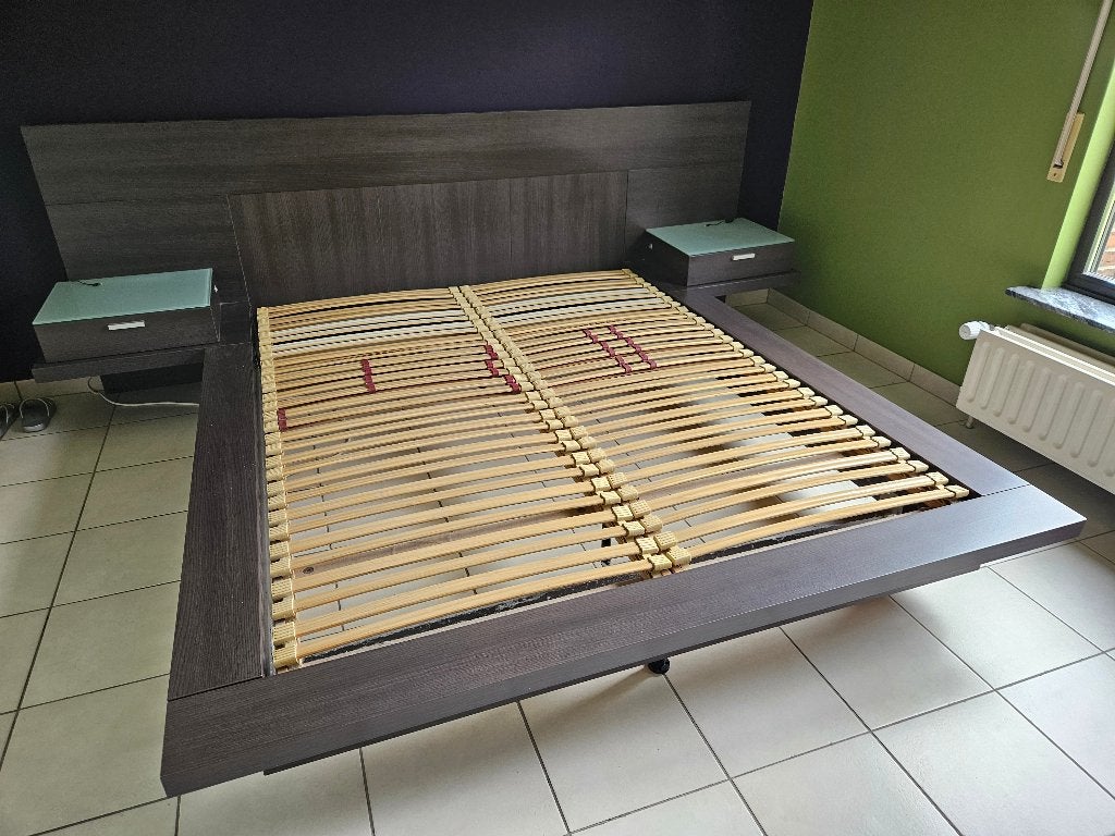 2-persoonsbed inclusief lattenbodems en kwalitatieve matras, Ophalen, Gebruikt, Bruin, Tweepersoons