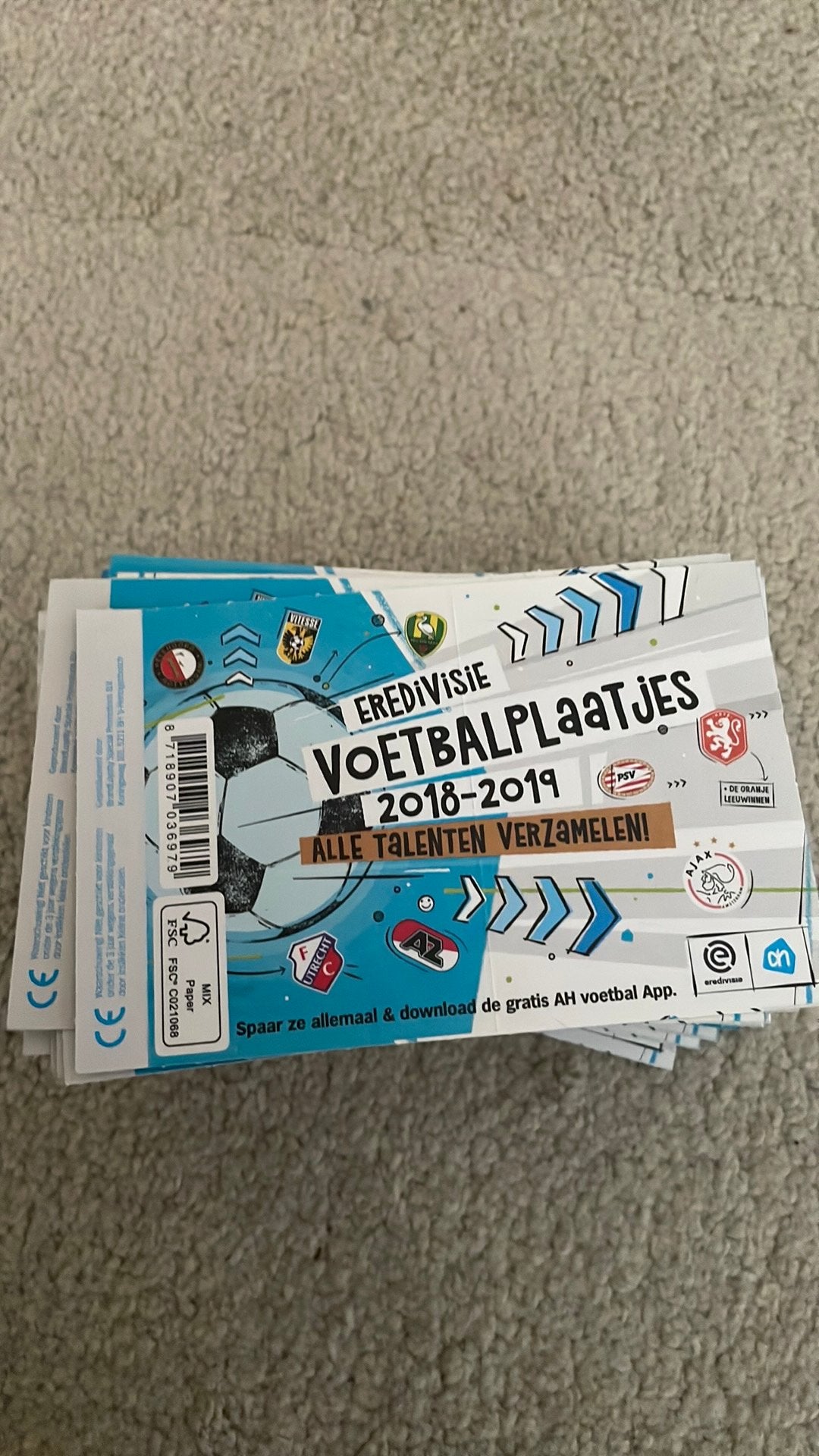 Voetbal plaatjes nog ongeopend 2018 -2019, Verzamelen, Ophalen of Verzenden, Zo goed als nieuw