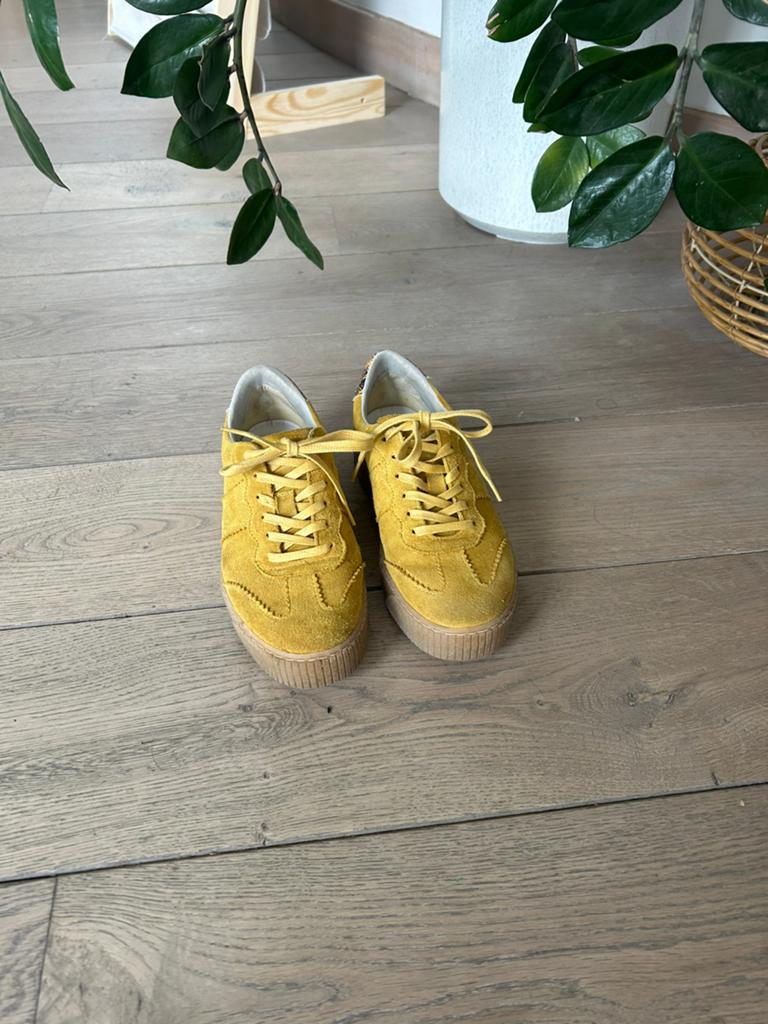 Sneakers Tamaris, Geel, Ophalen of Verzenden, Zo goed als nieuw, Sneakers