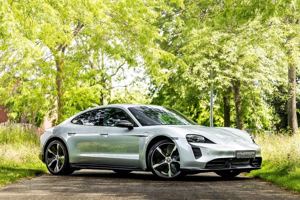 Porsche Taycan Turbo S * Sportdesign Carbon * Ceramic Brake, Autos, Argent ou Gris, Achat, Entreprise, Noir