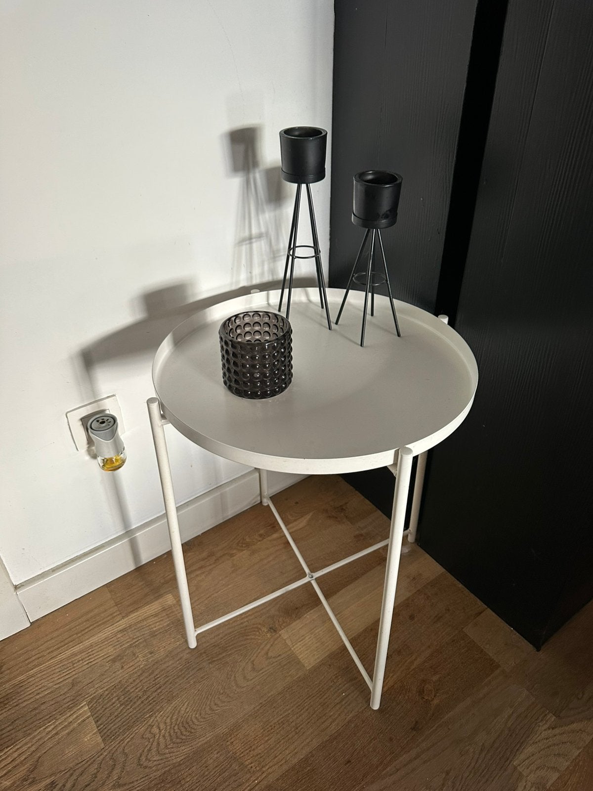 Ikea tafeltje, Huis en Inrichting, Ophalen, Zo goed als nieuw