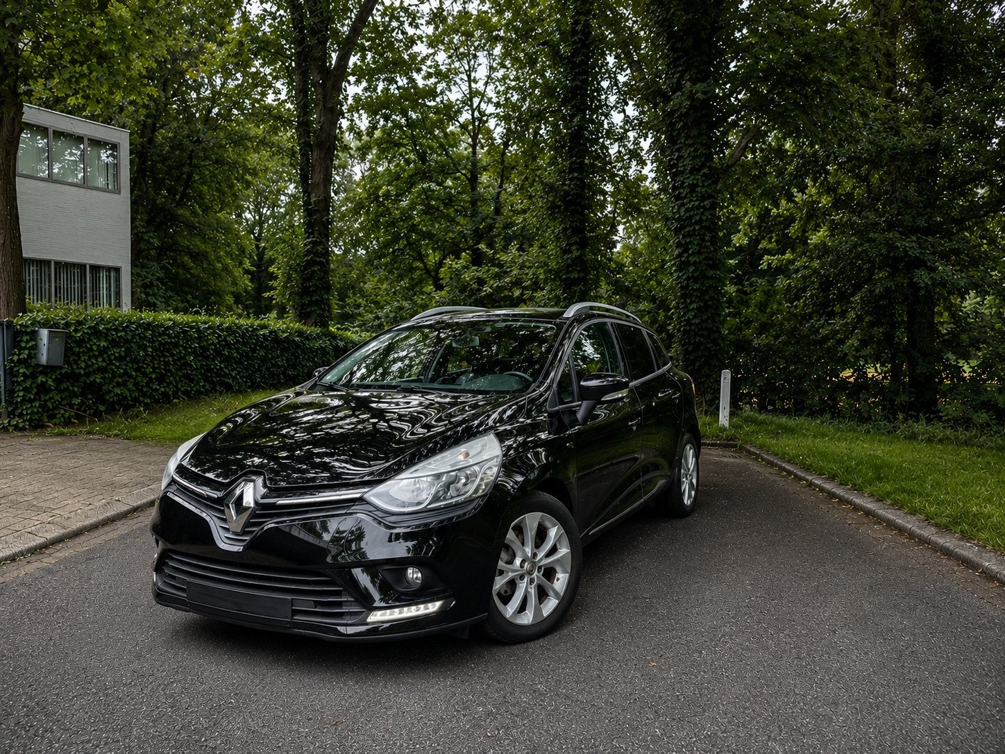 Renault Clio 1.2 Grandtour Limitée - 2016, Autos, Achat, Euro 6, Boîte manuelle, 5 portes