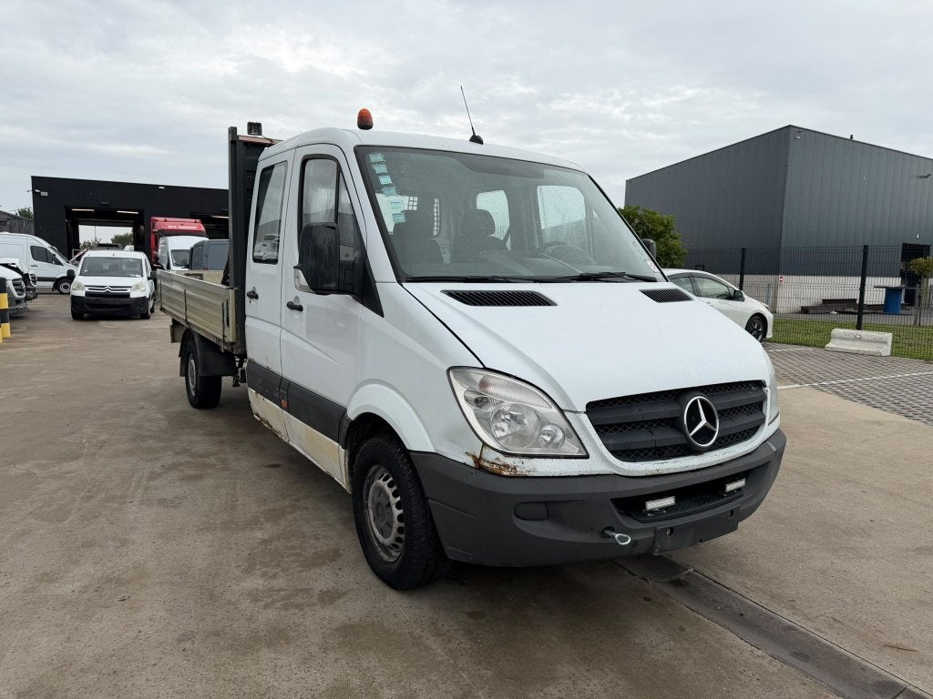 Mercedes Sprinter 316(N de stock 72763) ESSIEU arrière CASSÉ, https://public.car-pass.be/vhr/c0f44f73-c80d-4e73-ae25-259b986cdf88
