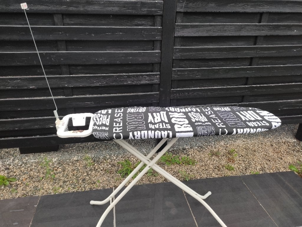 strijkplank met 2 nieuwe hoezen bij, Ophalen, Gebruikt