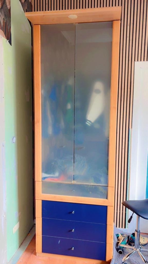 GRANDE ARMOIRE + COMMODE, Maison & Meubles, Armoires | Commodes, 3 ou 4 tiroirs, Verre, Enlèvement, Utilisé