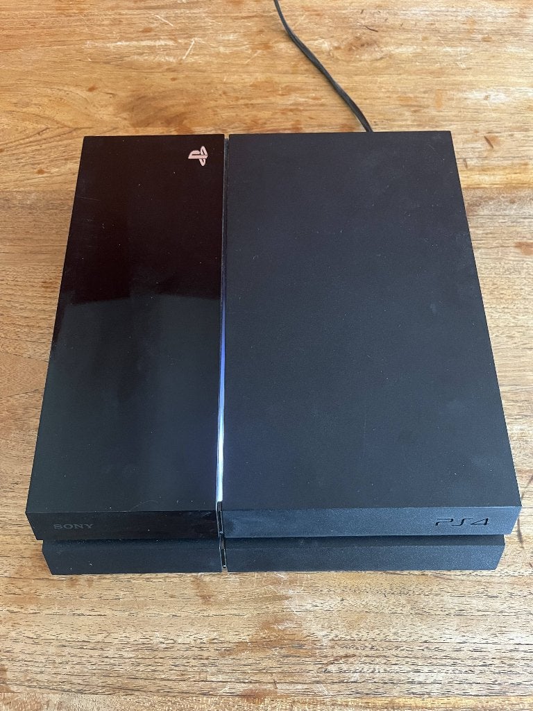 PlayStation 4 + 5 jeux, Consoles de jeu & Jeux vidéo, 500 GB, Enlèvement ou Envoi, Avec 1 manette, Comme neuf