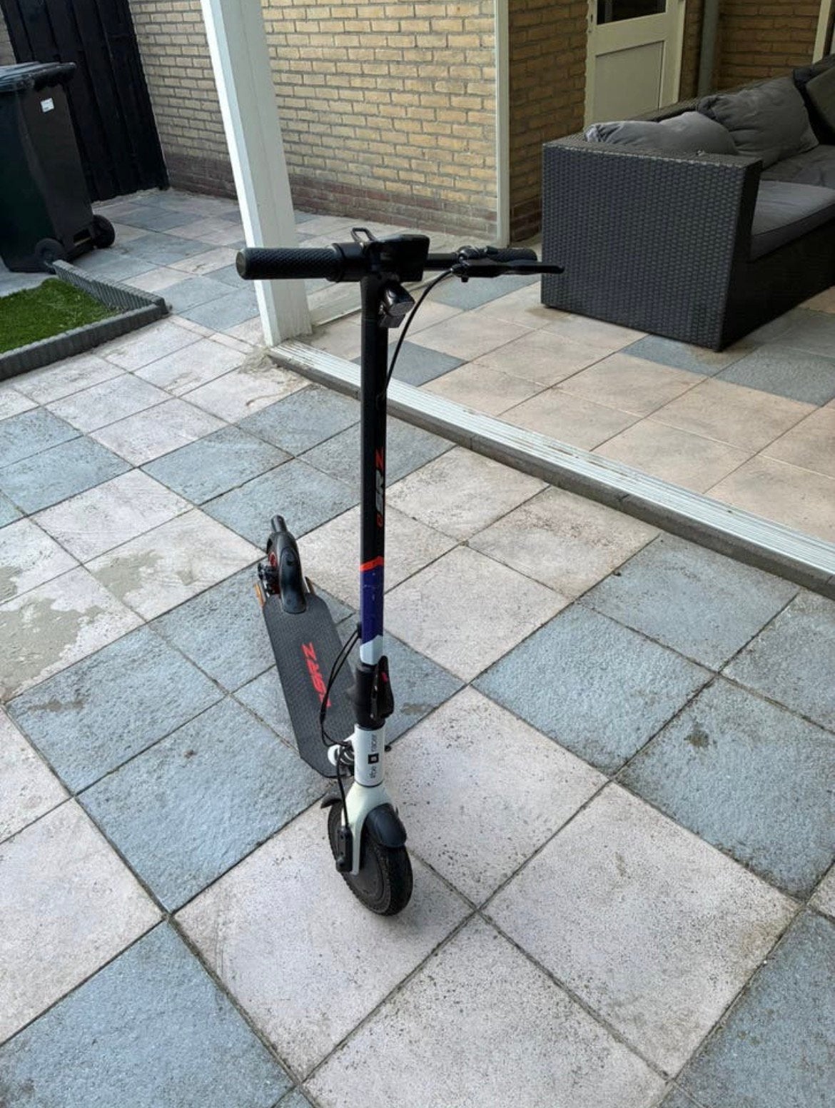 Trottinette électrique - Aprilia Serz, Enlèvement, Comme neuf