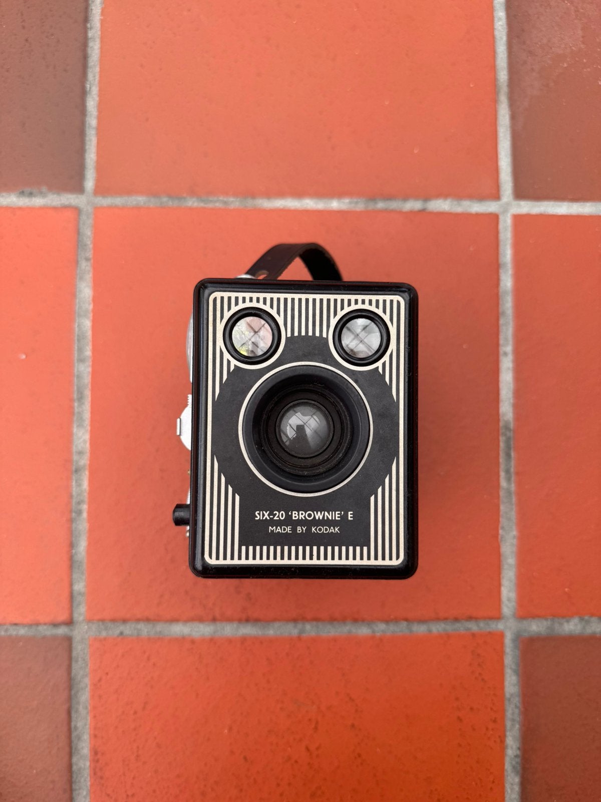 SIX-20 ‘BROWNIE’ E MADE BY KODAK, Enlèvement, Appareils photo