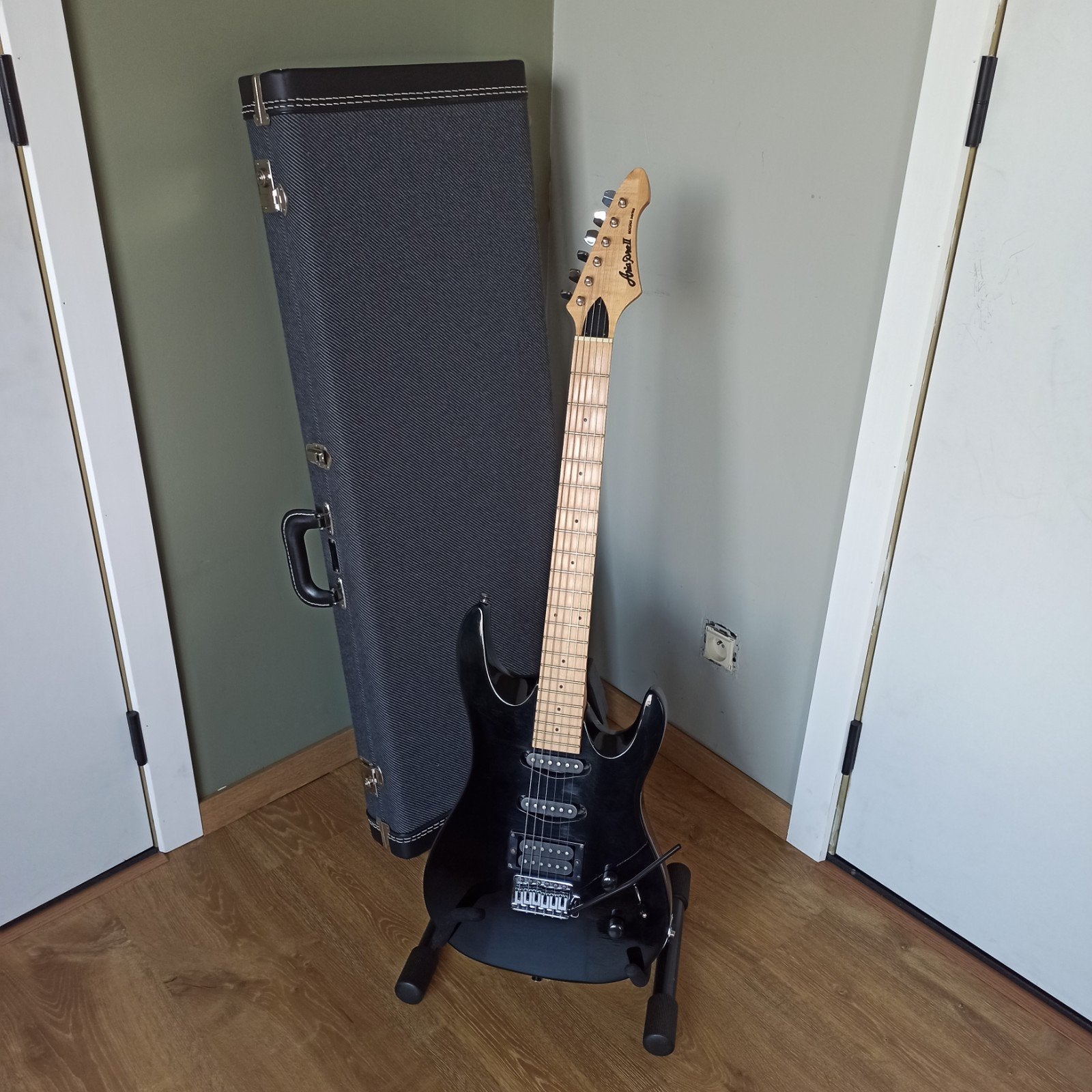 Aria Pro II MA09-B + Fender Hardcase, Musique & Instruments, Enlèvement ou Envoi, Utilisé, Solid body, Fender