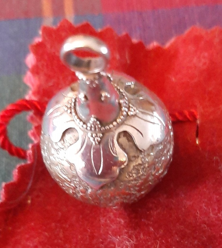 Te koop: Mooi, leuk zilveren zwangerschapsbelletje., Ophalen, Zo goed als nieuw