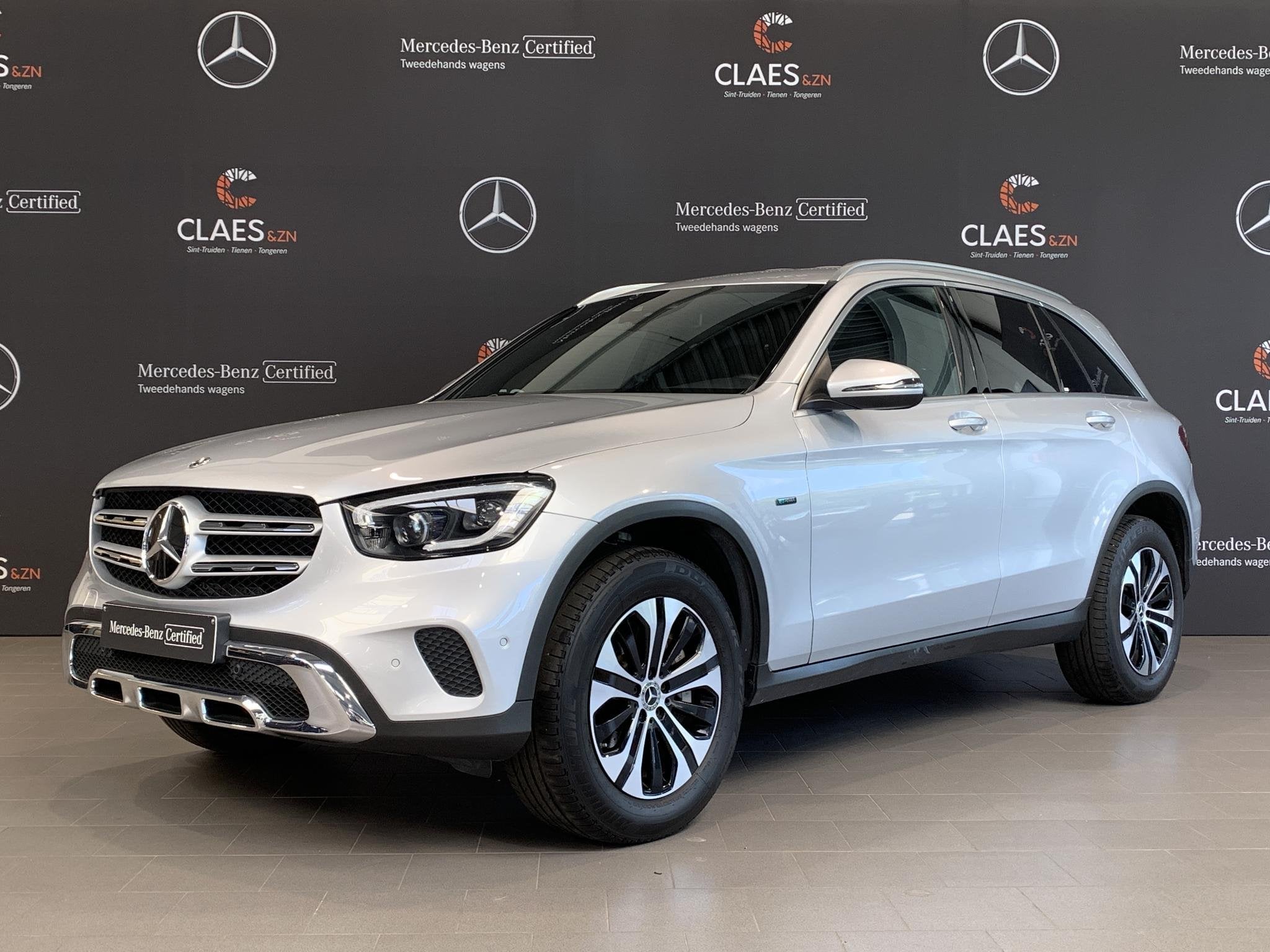 Mercedes-Benz GLC 300e 4MATIC Luxury Line - DOS 8982, Autos, Climatisation automatique, Argent ou Gris, https://public.car-pass.be/vhr/06677f7e-1247-4ff1-a6da-6877d9b30bc4