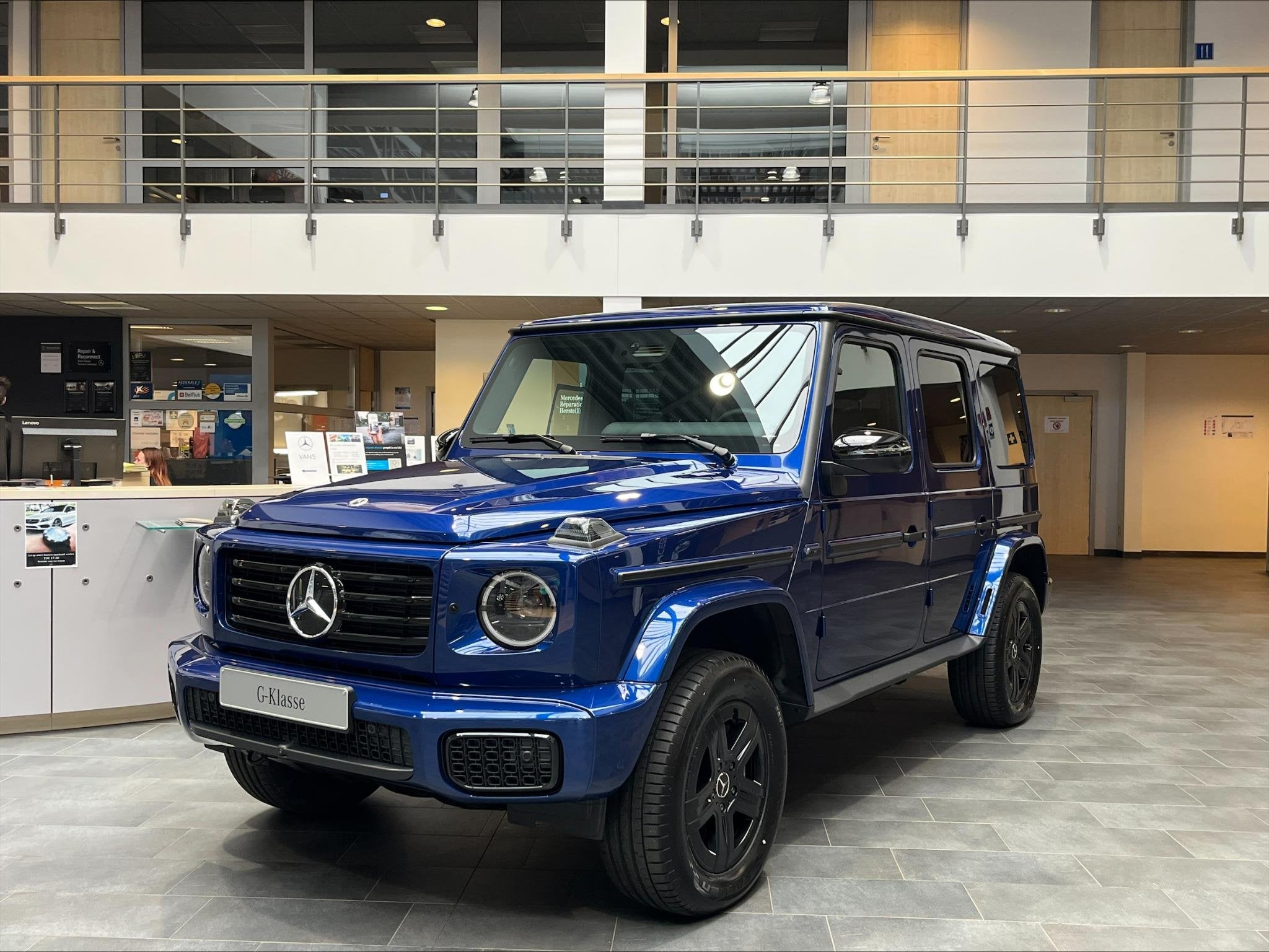 Mercedes-Benz G-Klasse G 580 met Technologie EQ Nieuwe wagen, Auto's, Automaat, Stof, LED verlichting, Zwart