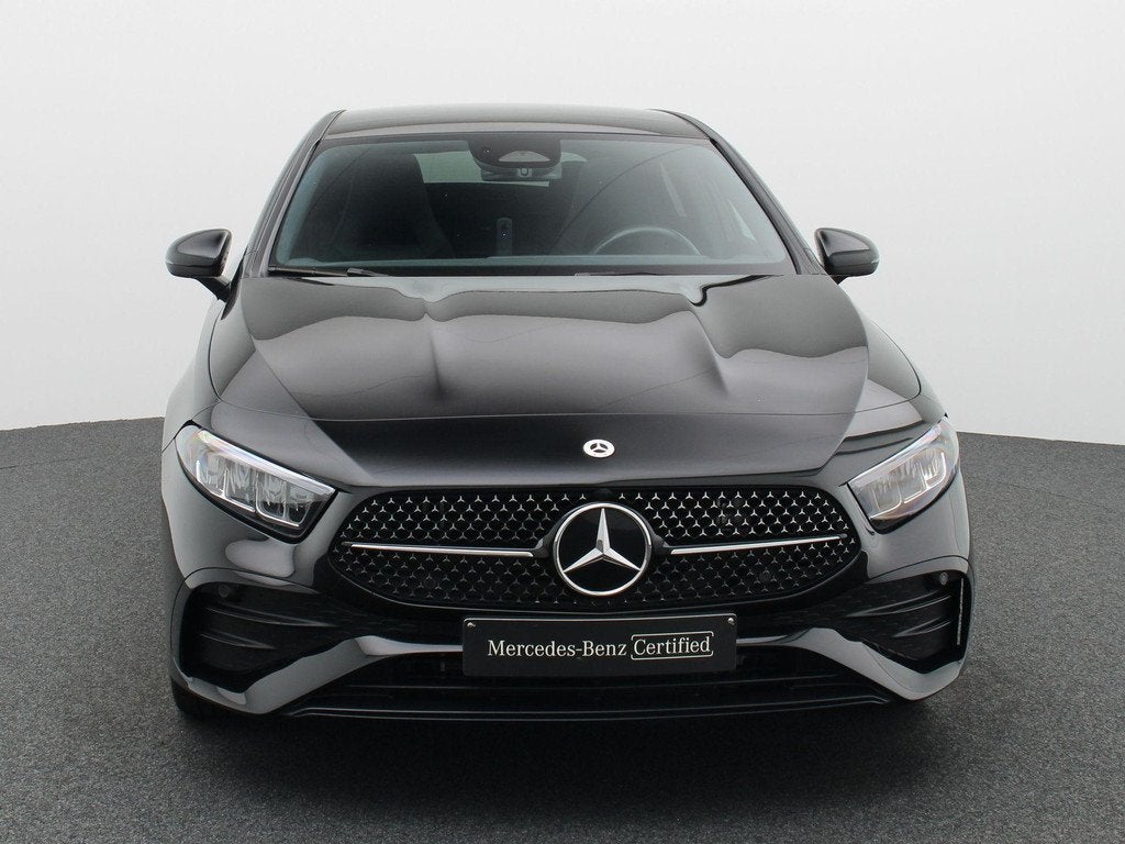 Mercedes-Benz A 250 e AMG Line + PANORAMISCH DAK + CARPLAY +, Auto's, Stof, Zwart, 4 cilinders, 16 kWh
