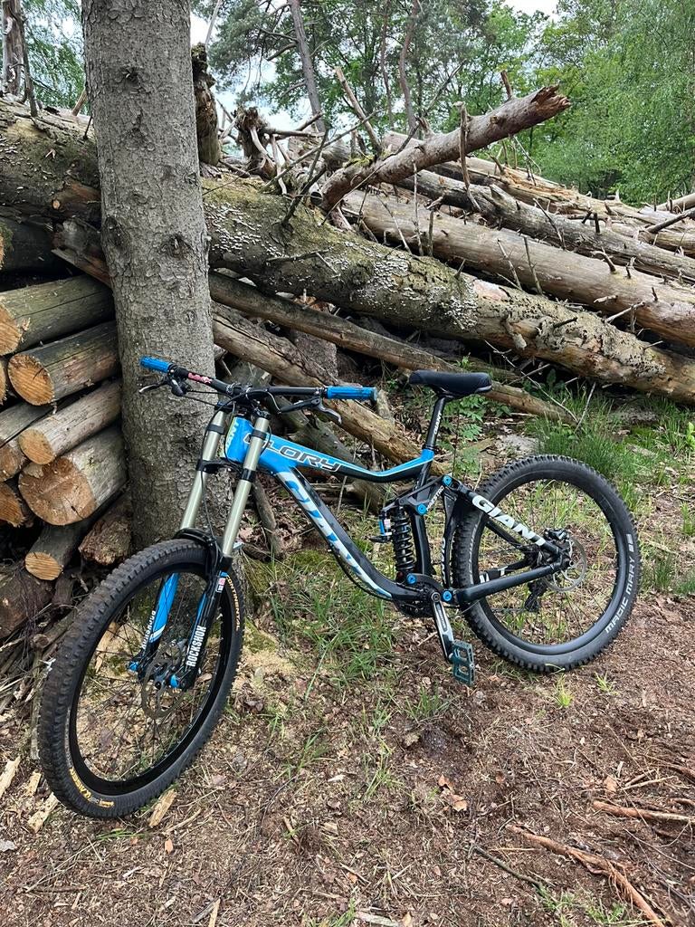 Gaint glory downhill fiets, Ophalen, 57 cm of meer, Giant, Zo goed als nieuw