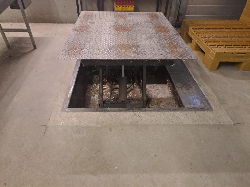 schaarlift met pompgroep, Zakelijke goederen, Landbouw | Aardappelen, Groenten, Fruit en Vlees, Ophalen