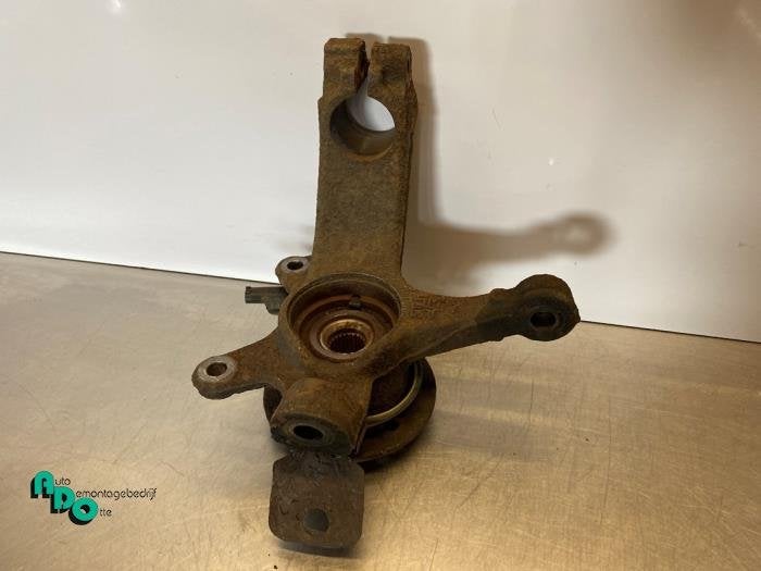 Fusee rechts-voor van een Peugeot 107 (107 05-), Auto-onderdelen, Gebruikt, -, -, Ophalen of Verzenden