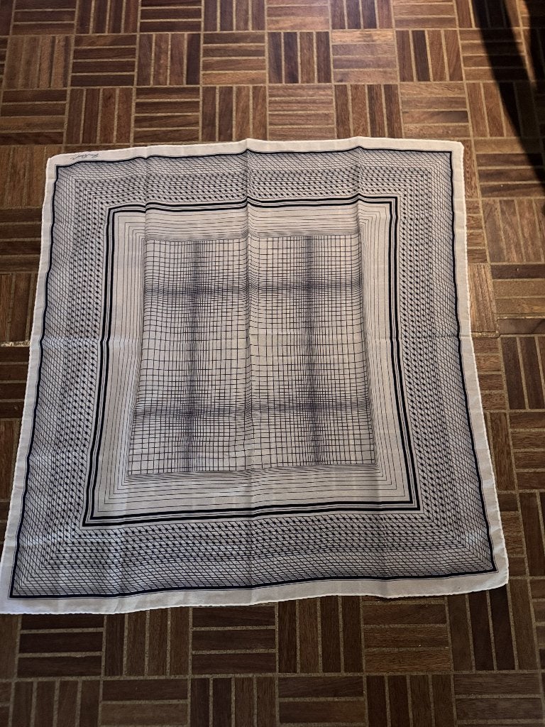 2 vintage dames sjaaltjes / foulards, Ophalen, Zo goed als nieuw, Sjaal