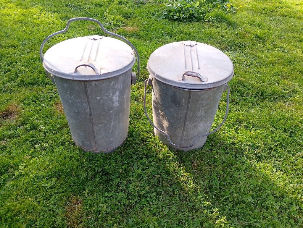 2 gegalvaniseerde metalen vuilbakken, Ophalen, Gebruikt