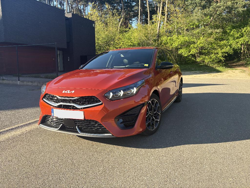 Kia Ceed 1.6 CRDi MHEV GT-Line Automaat | FULL OPTION |, Autos, Kia, Particulier, (Pro) Cee d, ABS, Caméra de recul, Phares directionnels