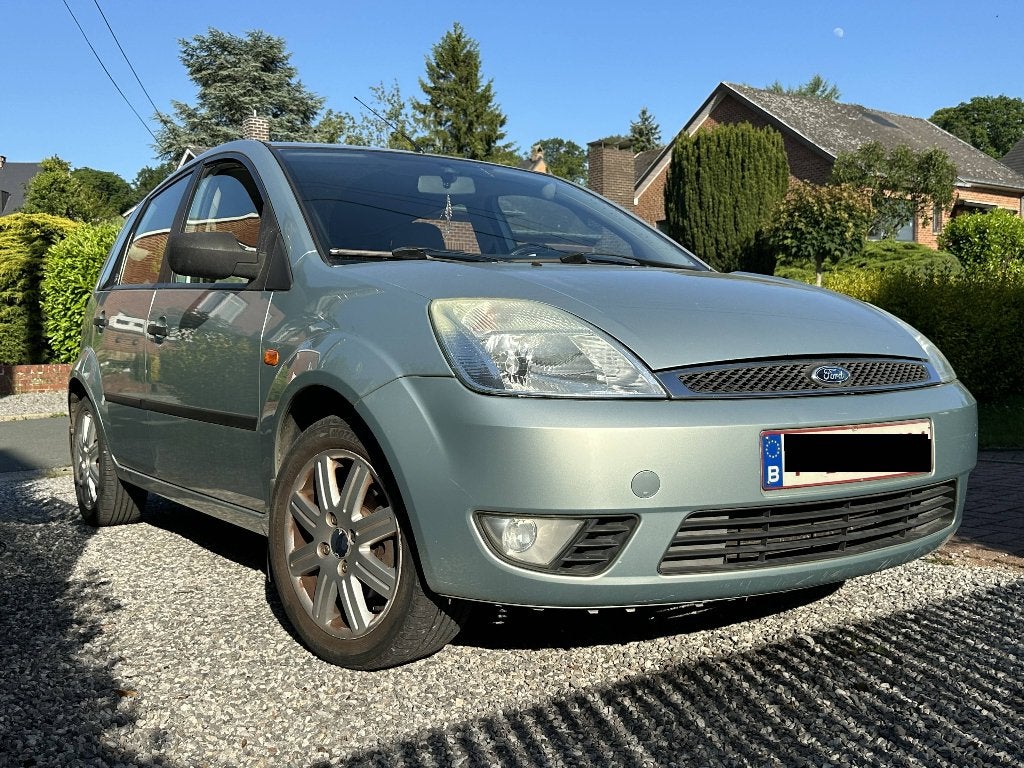 Ford Fiesta 1.4 Essence GHIA, Autos, Ford, Particulier, Fiësta, ABS, Airbags, Air conditionné, Verrouillage central, Rétroviseurs électriques