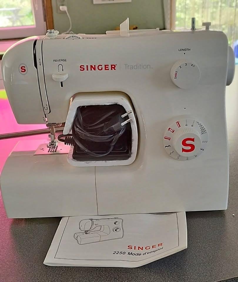 Machine à coudre SINGER, Enlèvement, Comme neuf, Machine à coudre, Singer
