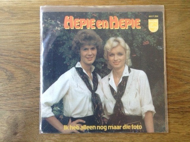 single hepie en hepie, Cd's en Dvd's, 7 inch, Ophalen of Verzenden, Beschermende buitenhoes, Nederlandstalig