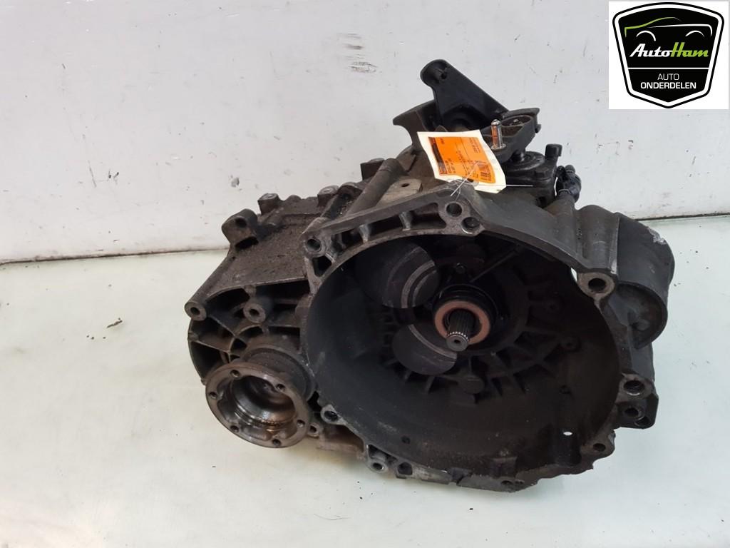 VERSNELLINGSBAK SCHAKEL Caddy III (2KA,2KH,2CA,2CH), Dhr. J. Ham, Gebruikt, Volkswagen, Administratie@autoham.nl