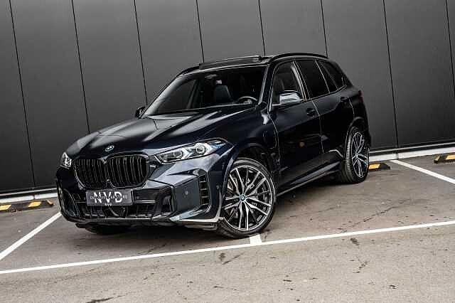 BMW X5 xDrive50e | M-Sport | Pano | LED | H. Kardon | ACC, Auto's, BMW, Automaat, 308 pk, Zwart, Bedrijf