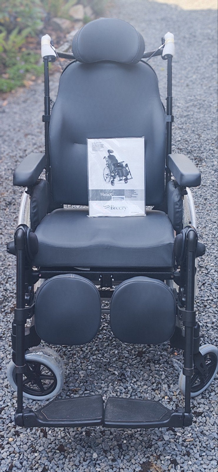 chaise roulante état neuf emballée avec table, Enlèvement, Pliant, Neuf, Fauteuil roulant manuel