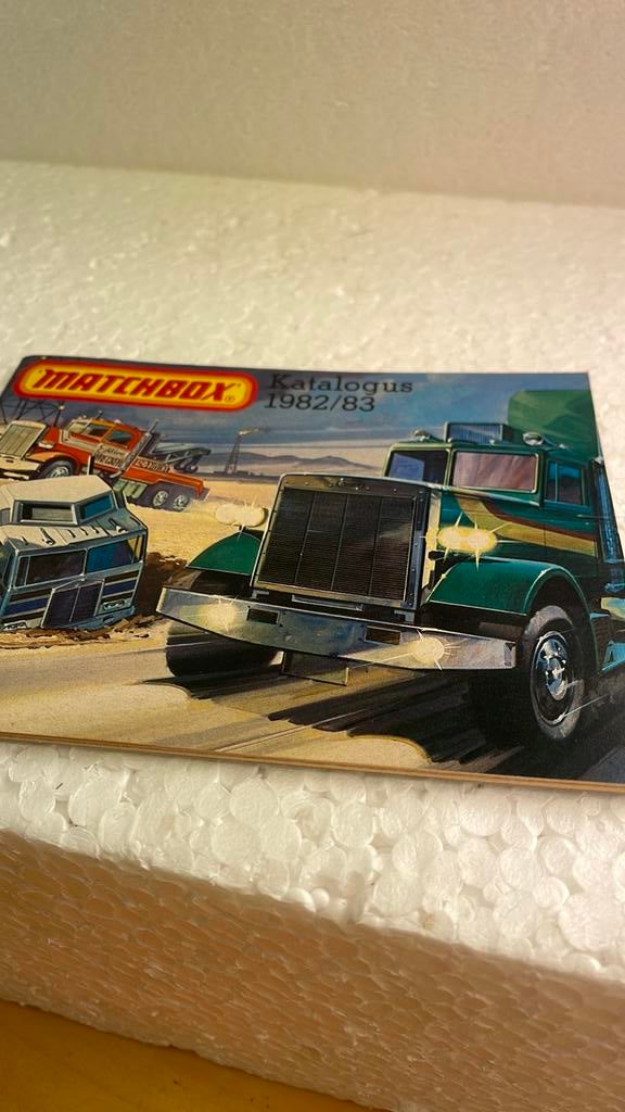 Matchbox catalogus 1982/83 Nederlands, Enlèvement ou Envoi, Comme neuf