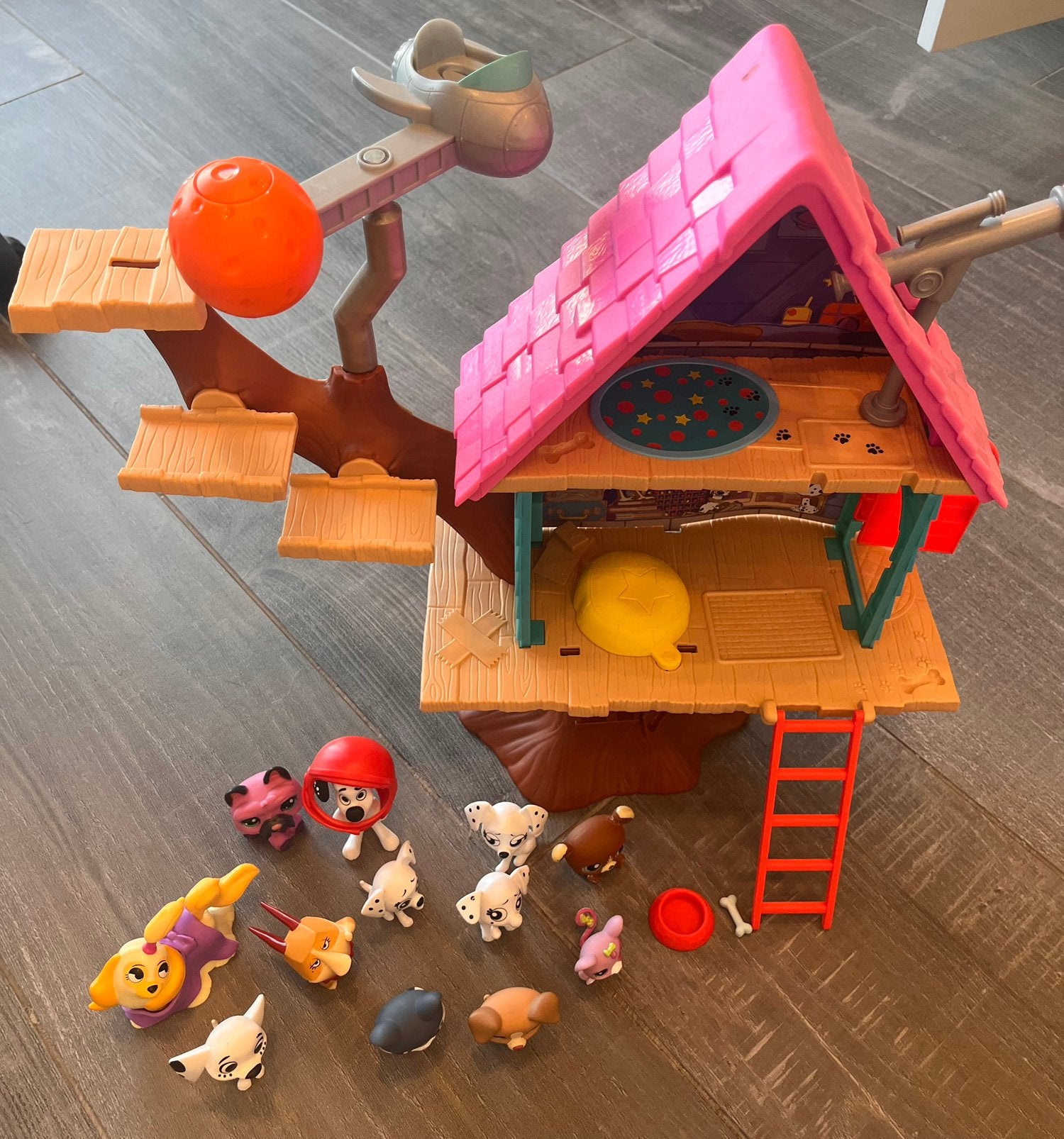 Huisje met hondjes, Ophalen of Verzenden, Zo goed als nieuw